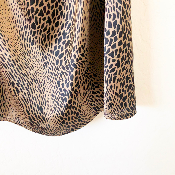 🛒 5/$25 Guess Jeans Animal Print Halter Mini Dress - Picture 4 of 8